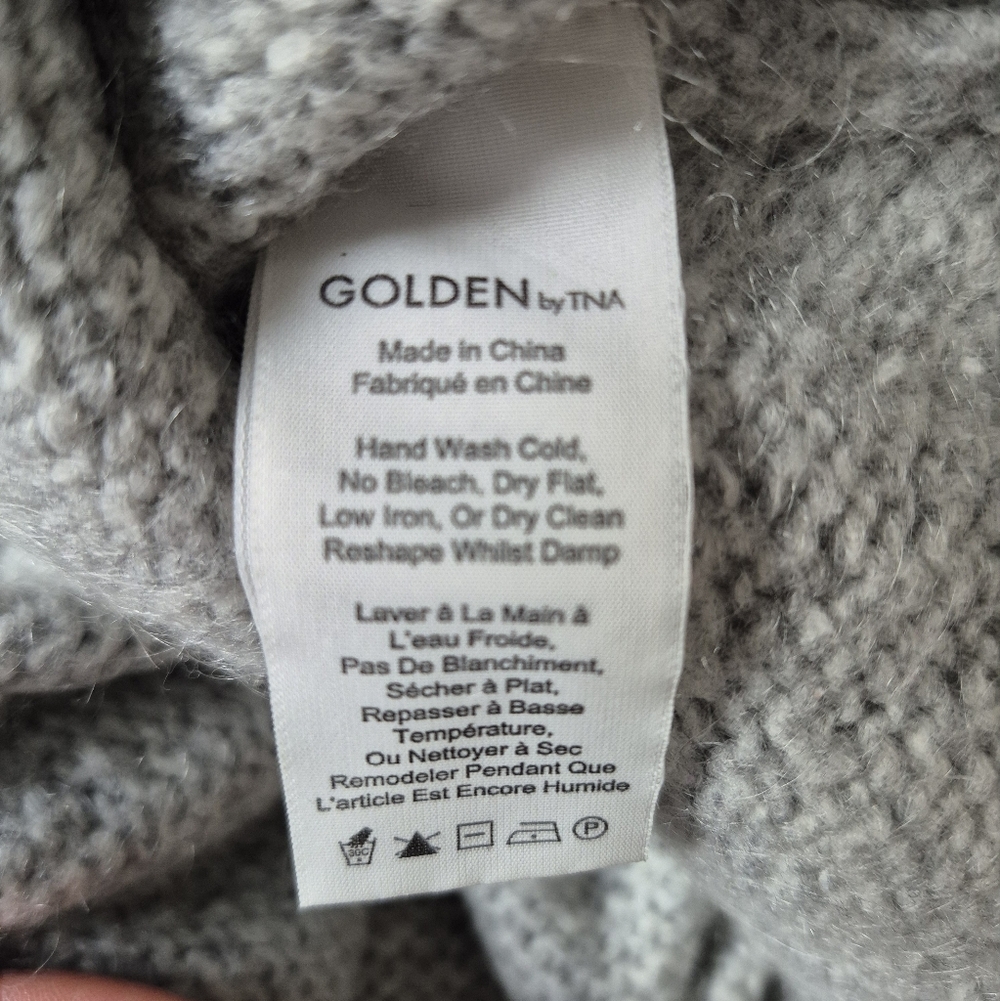 Aritzia Golden By TNA Gray Mockneck Knit Sweater Sz M - Picture 10 of 11